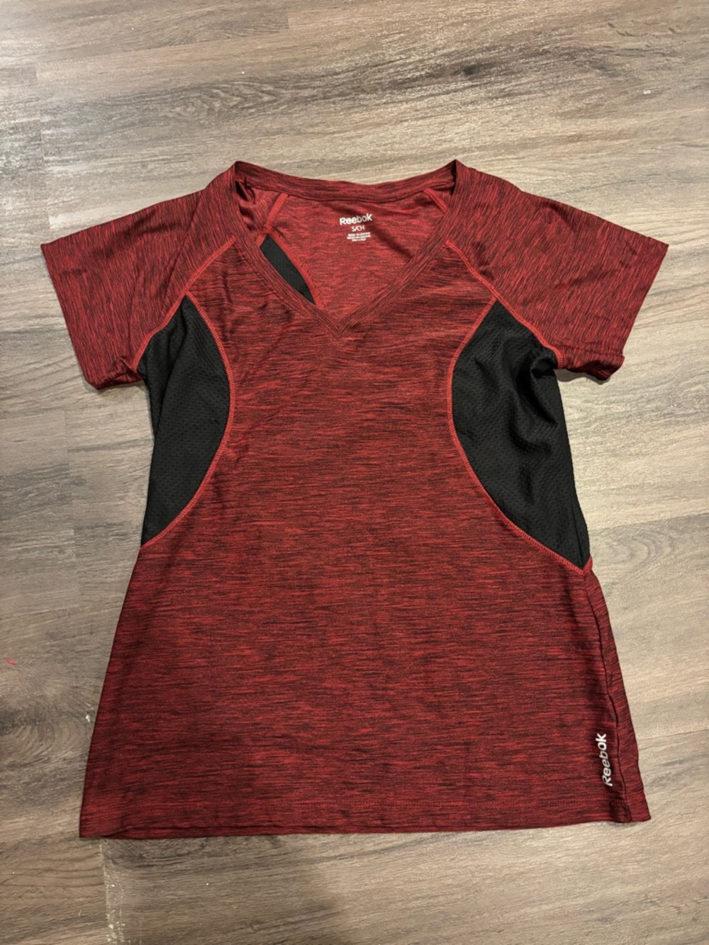 Reebok Heathered Red Short Sleeve V-Neck Athletic Tee with Black Side Panels